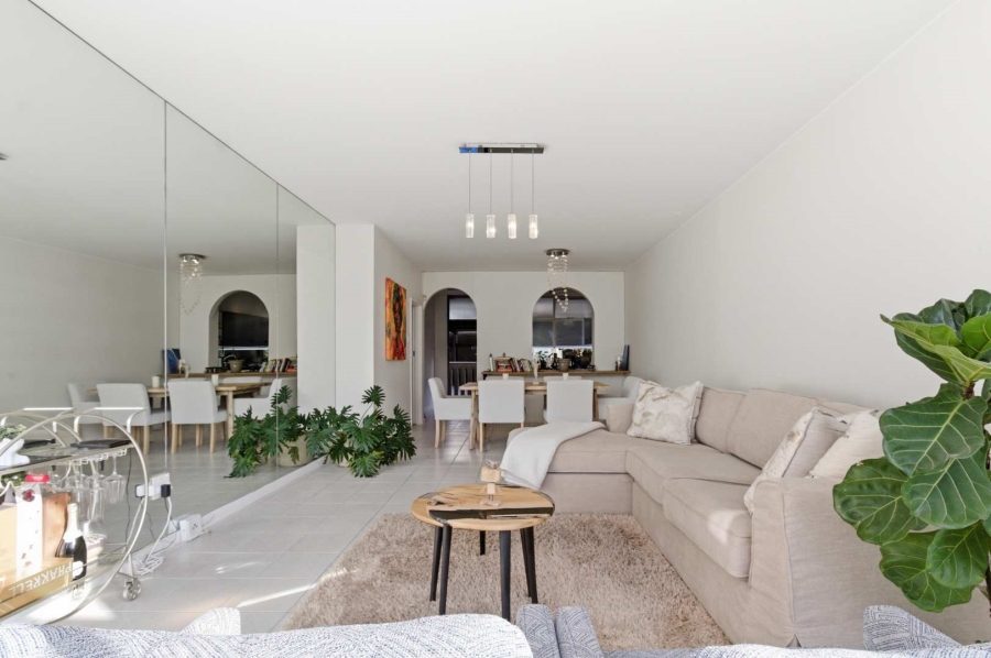2 Bedroom Property for Sale in Green Point Western Cape